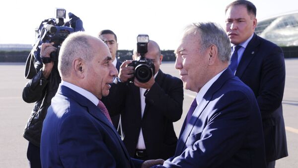 Первый президент Казахстана Нурсултан Назарбаев прибыл в Азербайджан - Sputnik Azərbaycan