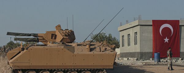 Военная техника турецкой армии в приграничной с Сирией провинции Шанлыурфа, фото из архива - Sputnik Азербайджан