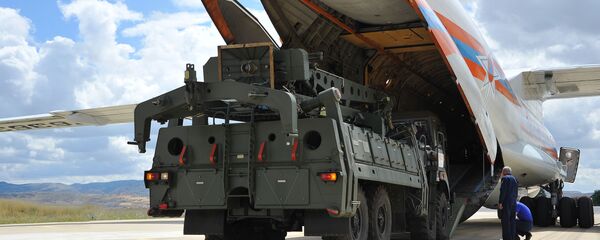 S-400 zenit raket komplekslərinin Türkiyəyə tədarükü, arxiv şəkli - Sputnik Азербайджан