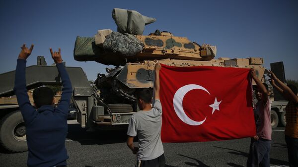 Турецкая военная техника у границы с Сирией - Sputnik Azərbaycan