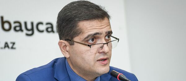 Руководитель аналитического центра Атлас Эльхан Шахиноглу - Sputnik Азербайджан