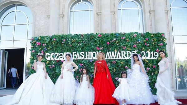 Под эгидой проекта 7 Gözəl Wedding Fashion Show пройдет церемония награждения Golden Names Awards - Sputnik Азербайджан