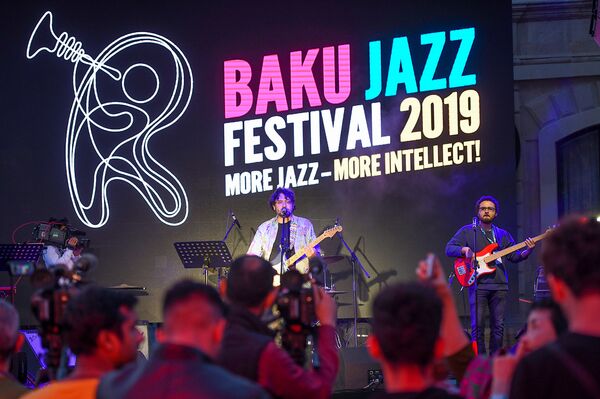 Сaz festivalıın açılışı: ecazkar musiqi və Qız qalası üzərində video installyasiya - Sputnik Azərbaycan