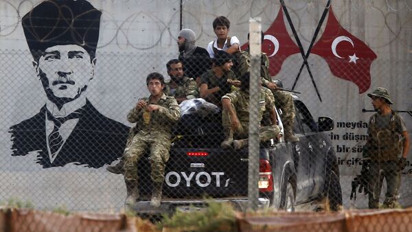 Cирийские бойцы на границе между Турцией и Сирией - Sputnik Азербайджан