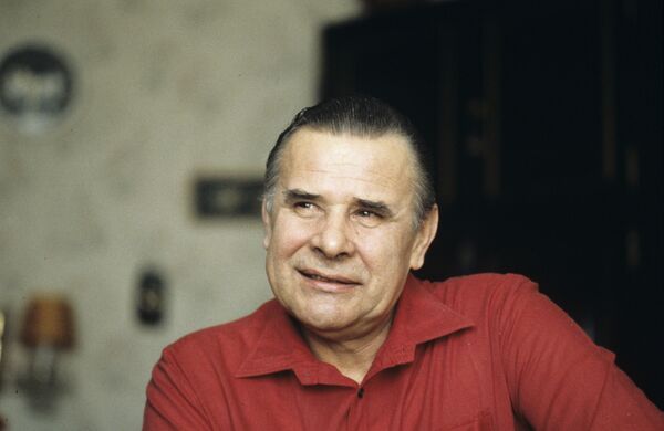Золотой голкипер: легендарному Льву Яшину исполнилось бы 90 лет Золотой голкипер: легендарному Льву Яшину исполнилось бы 90 лет - Sputnik Азербайджан