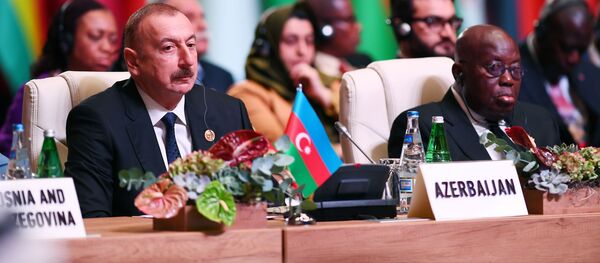 В Баку начал работу XVIII Саммит глав государств и правительств стран-членов Движения неприсоединения. В Баку начал работу XVIII Саммит глав государств и правительств стран-членов Движения неприсоединения. - Sputnik Азербайджан