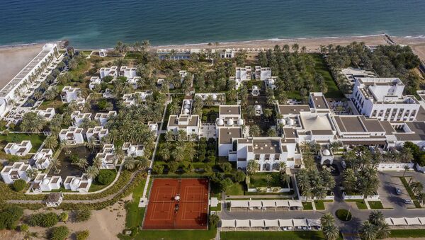 Курортные угодья The Chedi Muscat, входящего в престижную ассоциацию The Leading Hotels of The World, поражают размахом, разнообразием и красотой - Sputnik Азербайджан