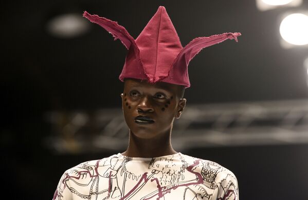 Показы на Неделе моды в Нигерии - Sputnik Азербайджан