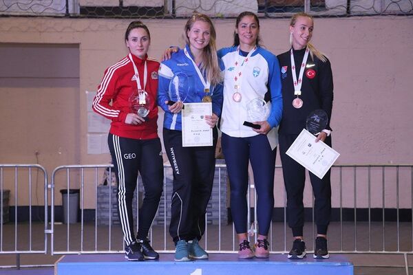 Азербайджанская саблистка выиграла престижный турнир в Тбилиси Азербайджанская саблистка выиграла престижный турнир в Тбилиси - Sputnik Азербайджан
