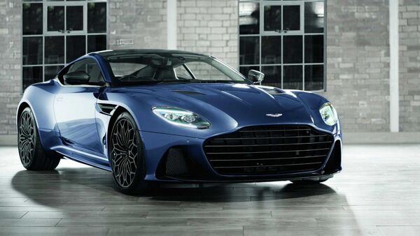 Автомобиль Aston Martin 007 DBS Superleggera  - Sputnik Азербайджан