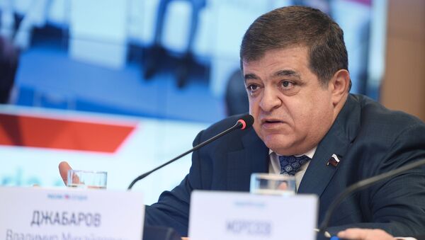 Первый заместитель председателя комитета Совета Федерации РФ по международным делам Владимир Джабаров - Sputnik Азербайджан