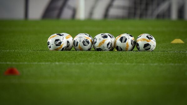 Футбольные мячи, фото из архива - Sputnik Azərbaycan