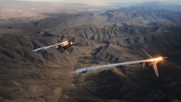 Манёвры двух B-1B над Нью-Мексико - Sputnik Азербайджан