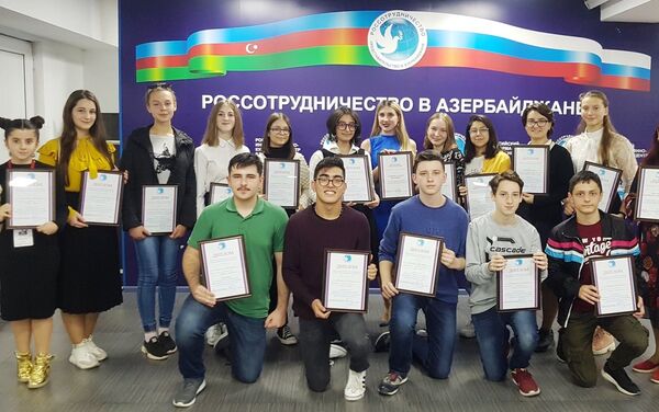 Вручение грамот Представительства Россотрудничества в Азербайджане - Sputnik Азербайджан