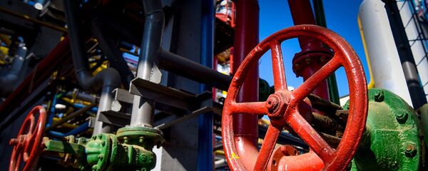 Бакинский нефтеперерабатывающий завод имени Гейдара Алиева - Sputnik Азербайджан