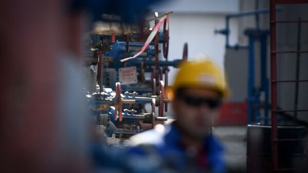 Бакинский нефтеперерабатывающий завод имени Гейдара Алиева - Sputnik Азербайджан