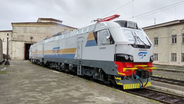 Грузовой локомотив компании Alstom в Баку - Sputnik Азербайджан