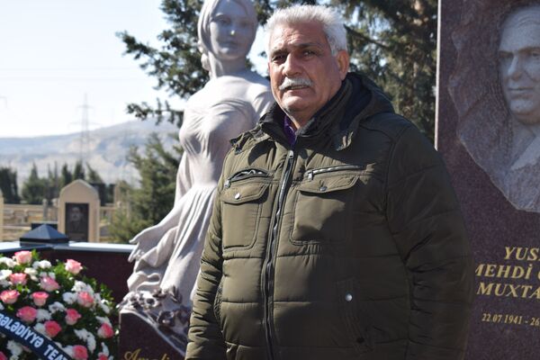 Как гордо жила, так же гордо и умерла: в Баку помянули Амалию Панахову Как гордо жила, так же гордо и умерла: в Баку помянули Амалию Панахову - Sputnik Азербайджан
