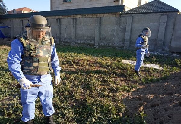 В дачном поселке возле Баку найдены снаряды - фото В дачном поселке возле Баку найдены снаряды - фото - Sputnik Азербайджан