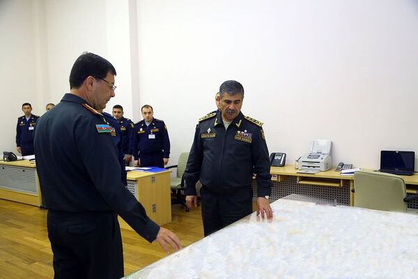 Закир Гасанов собрал командиров – видео Закир Гасанов собрал командиров – видео - Sputnik Азербайджан