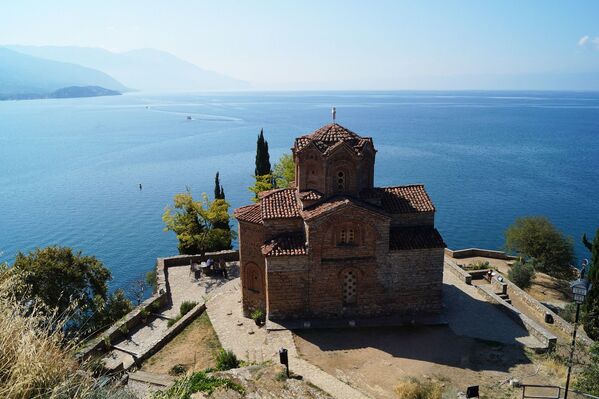 Вид на озеро Охрид в Северной Македонии - Sputnik Азербайджан