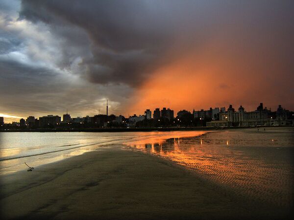 Закат на пляже в Уругвае  - Sputnik Азербайджан