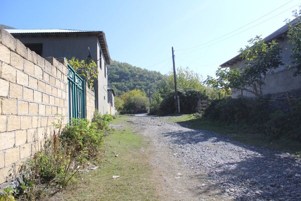 Cənnətin zindan olduğu məkan: Qış gəlib, qar yağıb, amma dərdə əlac tapılmayıb Cənnətin zindan olduğu məkan: Qış gəlib, qar yağıb, amma dərdə əlac tapılmayıb - Sputnik Azərbaycan