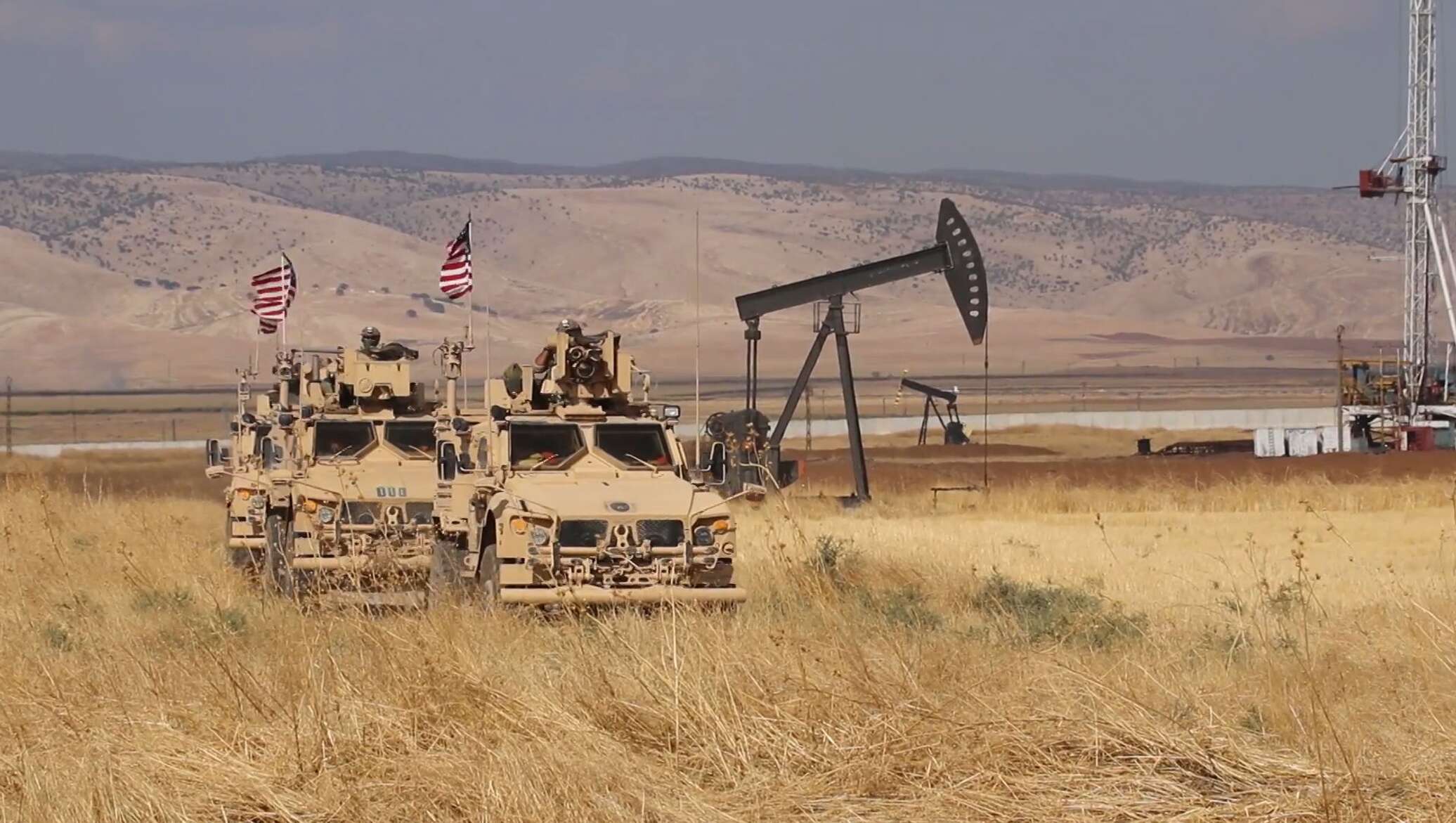Захват военной базы. Военная база США В Сирии. Американские базы в Сирии 2021. База в Дейр зор в Сирии Российская. Нефтяные месторождения Сирии.