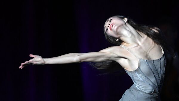 Балерина Екатерина Шипулина во время выступления на сцене Большого театра России - Sputnik Азербайджан