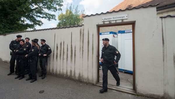 Спецоперация полиции Германии против нелегальных перевозчиков мигрантов - Sputnik Азербайджан