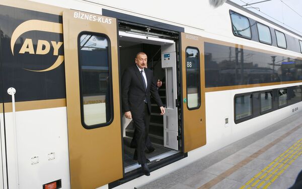 Глава государства со станции Забрат-2 отбыл на Бакинский железнодорожный вокзал - Sputnik Азербайджан