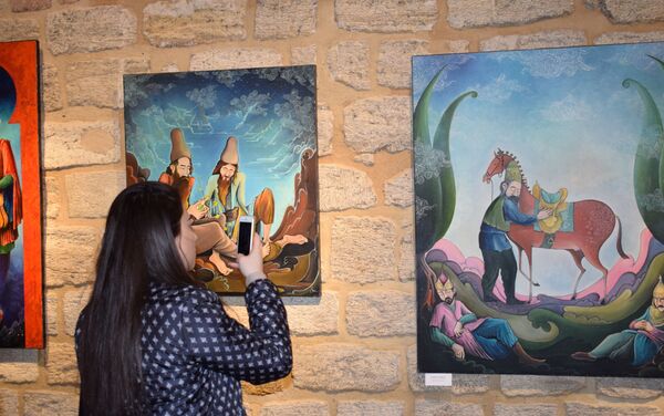 В галерее Art Tower открылась выставка азербайджанского художника Зохраба Салам-заде под названием «Секреты гармонии» - Sputnik Азербайджан