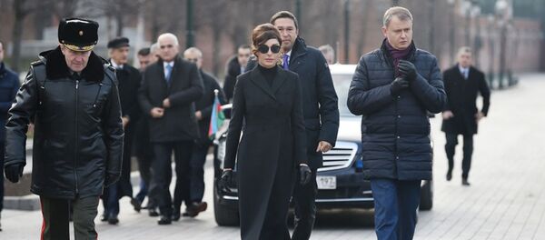 Первый вице-президент Мехрибан Алиева посетила в Москве Могилу Неизвестного солдата - Sputnik Азербайджан