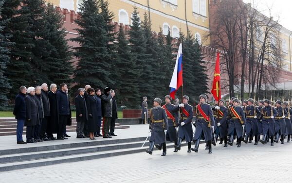 Первый вице-президент Мехрибан Алиева посетила в Москве Могилу Неизвестного солдата - Sputnik Азербайджан