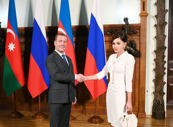 Мехрибан Алиева: Азербайджан и Россию связывают прочные традиции дружбы и добрососедства Мехрибан Алиева: Азербайджан и Россию связывают прочные традиции дружбы и добрососедства - Sputnik Азербайджан