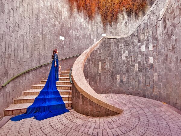 Снимок Lady in Blue фотографа из Сингапура, представленный на фотоконкурсе The World's Best Photos of #Fashion2019  - Sputnik Азербайджан