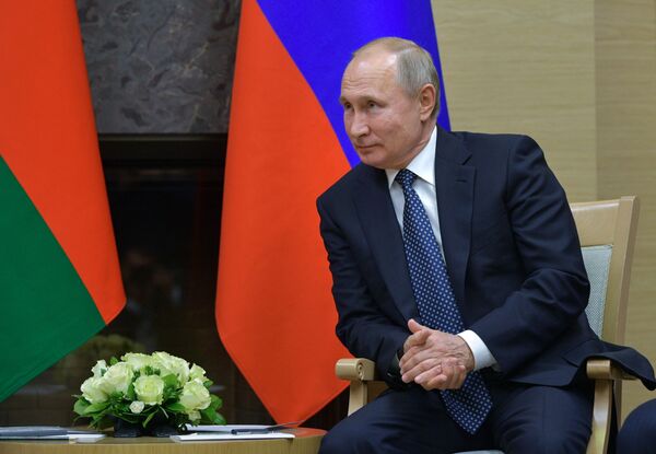 Владимир Путин и Мехрибан Алиева провели встречу в Москве - фото, видео Владимир Путин и Мехрибан Алиева провели встречу в Москве - фото, видео - Sputnik Азербайджан