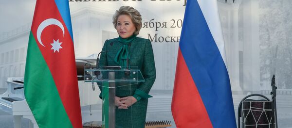 Председатель Совета Федерации РФ Валентина Матвиенко на открытии павильона Азербайджана на ВДНХ - Sputnik Азербайджан