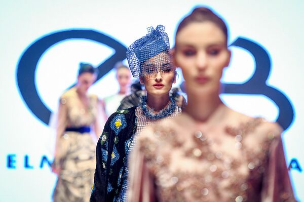 Юбилейный, десятый сезон Azerbaijan Fashion Week - Sputnik Азербайджан
