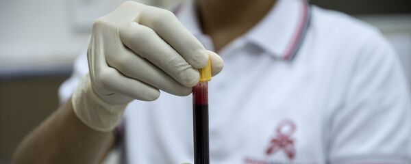 Экспресс-анализ крови на ВИЧ-инфекции, фото из архива - Sputnik Азербайджан