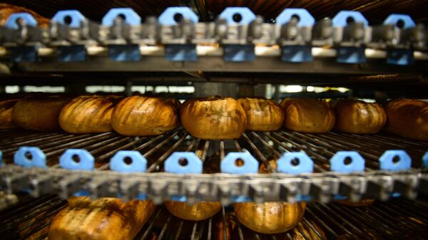 Камера охлаждения готового хлеба - Sputnik Азербайджан