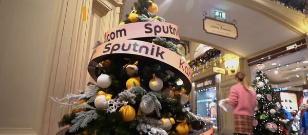 Звезды поздравили Sputnik с 5-летием на открытии ГУМ-катка Звезды поздравили Sputnik с 5-летием на открытии ГУМ-катка - Sputnik Азербайджан