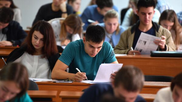 Студенты на лекции - Sputnik Азербайджан