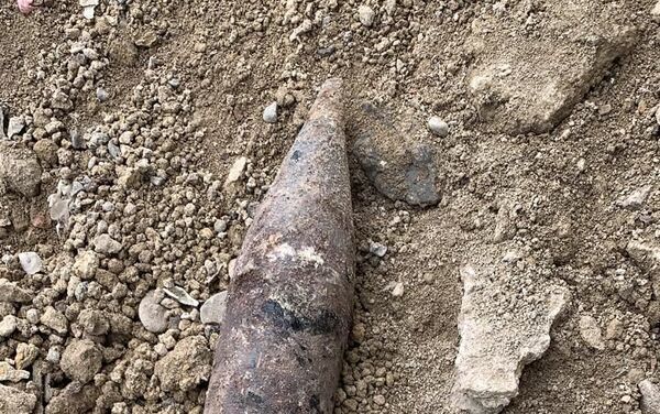 В Ясамальском районе Баку обнаружен 122-миллиметровый артиллерийский снаряд - Sputnik Азербайджан