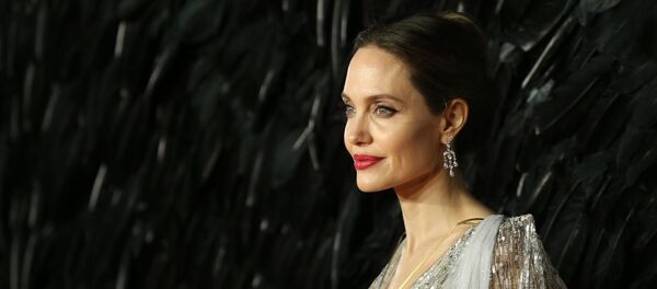 Голливудская актриса Анджелина Джоли Голливудская актриса Анджелина Джоли - Sputnik Азербайджан