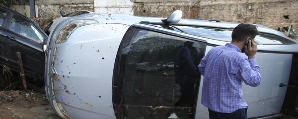 Мужчина попавший в аварию, фото из архива - Sputnik Азербайджан