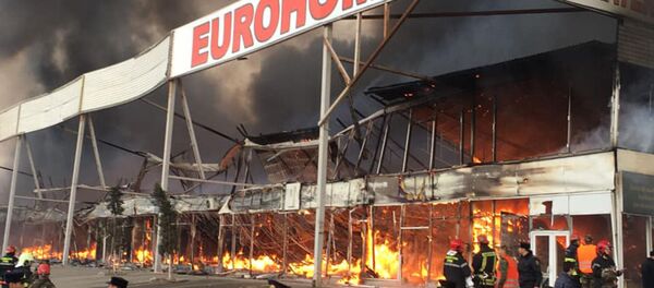 Eurohome tikinti bazarında yanğın - Sputnik Азербайджан