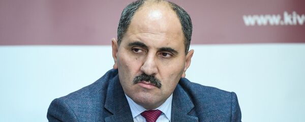 Автор передачи на телеканале Хазар, член правления Совета прессы АР Азер Хасрет - Sputnik Азербайджан