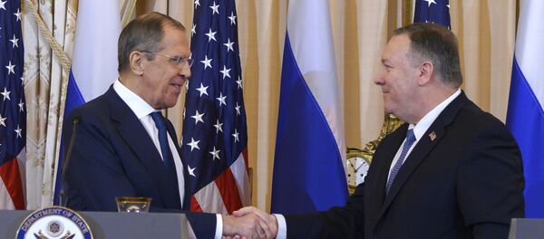 Встреча главы МИД России Сергея Лаврова с госсекретарем США Майком Помпео Встреча главы МИД России Сергея Лаврова с госсекретарем США Майком Помпео - Sputnik Азербайджан