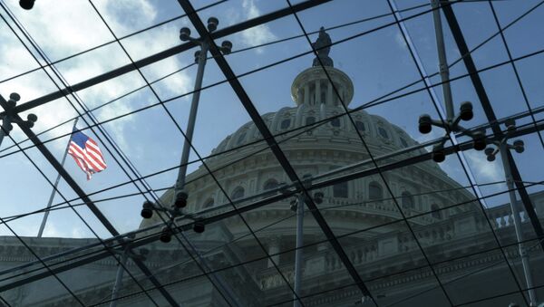 Здание конгресса США на Капитолийском холме в Вашингтоне - Sputnik Азербайджан
